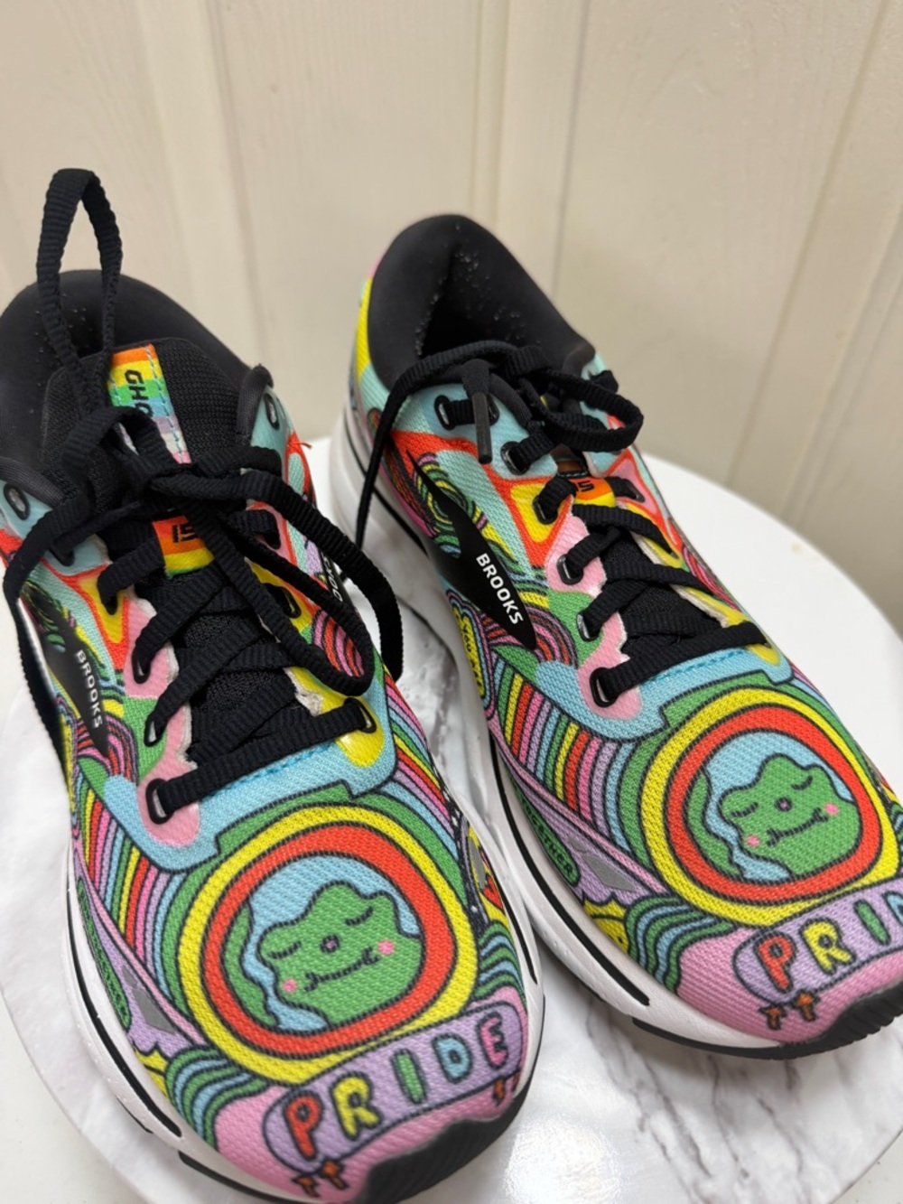 Brooks Ghost 15 Run Proud Rainbow Pride size 8 - Picture 9 of 10